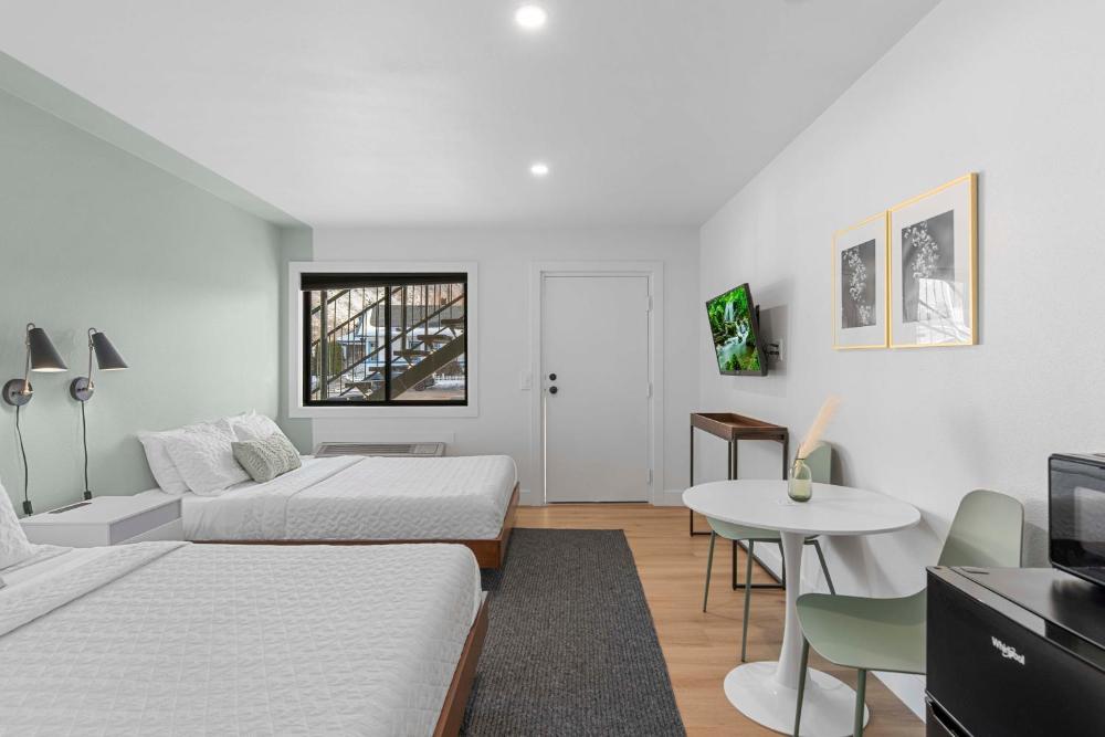 Deluxe Double Room interior